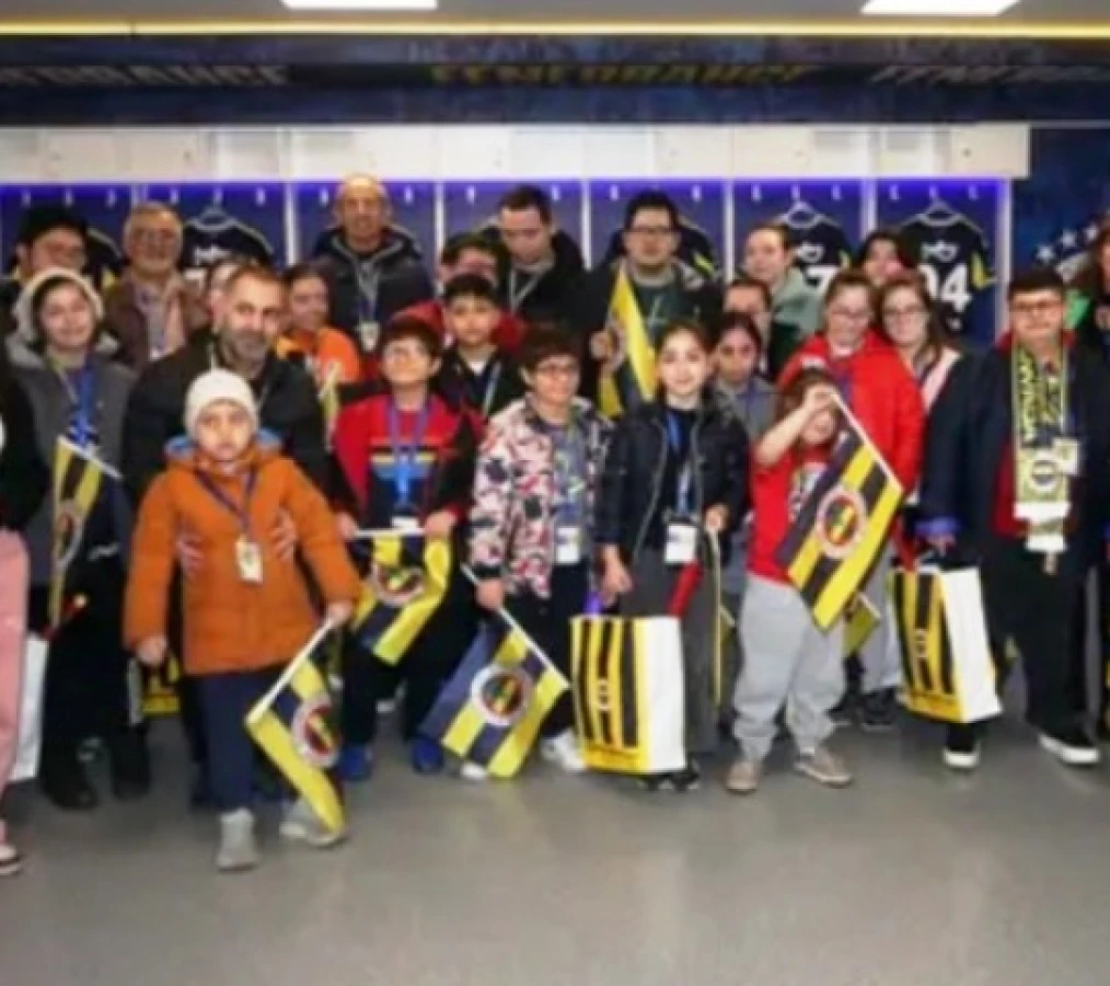 Fenerbahçe Kulübü, 23 Nisan Ulusal Egemenlik ve Çocuk Bayramı'nda down sendromlu çocukları ağırladı.