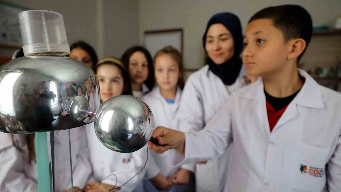 Çocuk Üniversitesi projesinde önemli başarılar