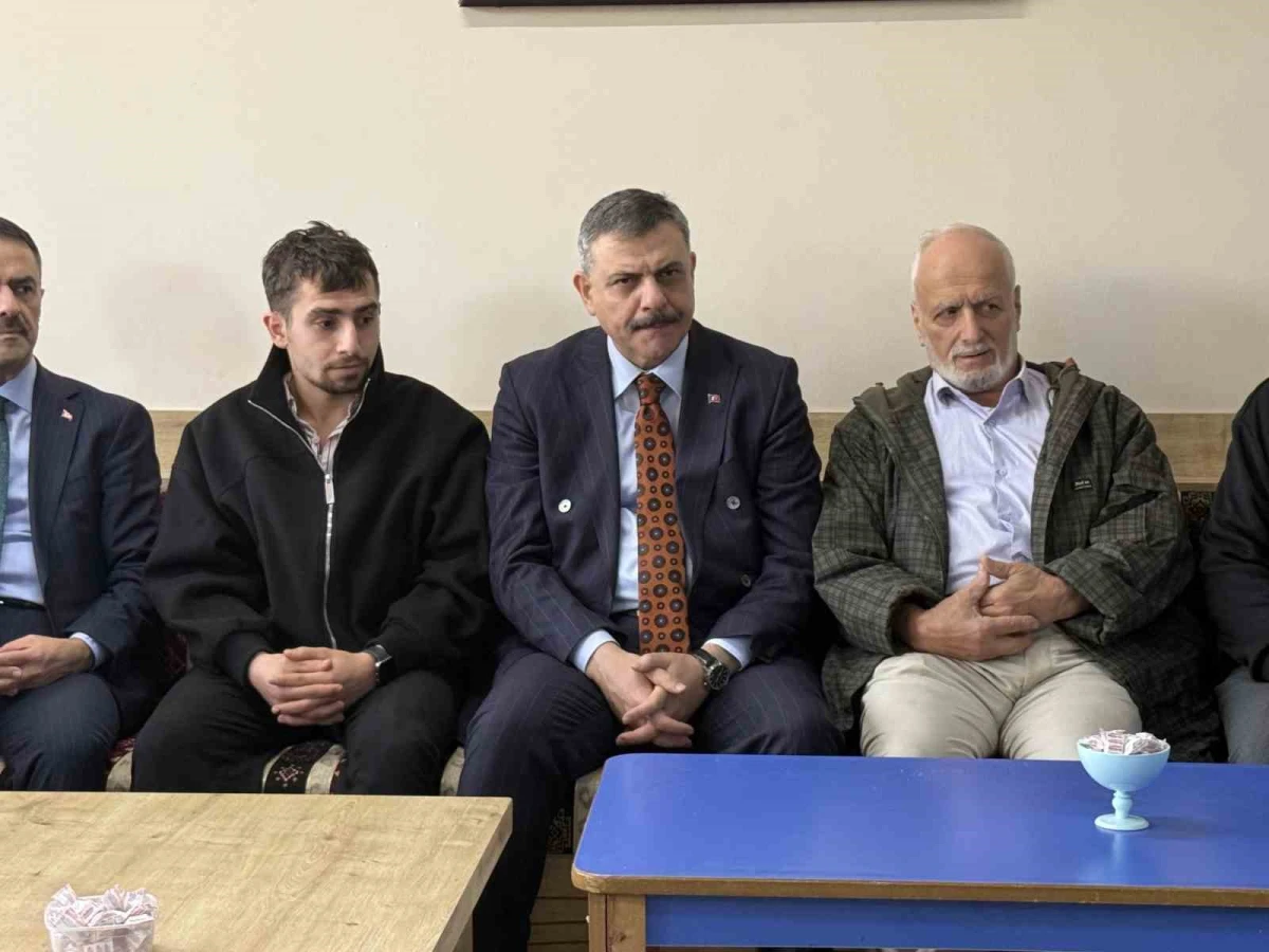Bakan Çiftçi Kocaeli’de cuma namazı kıldı